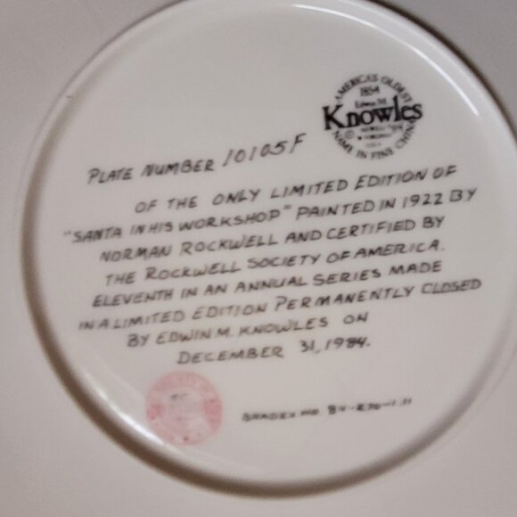 The Edwin Knowles China Co. 1984 Plate Norman Rockwell "Santa in His Workshop", - Picture 3 of 9